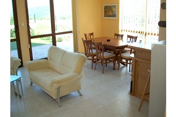 Bulgaria Chata Slanchev bryag, Esterno